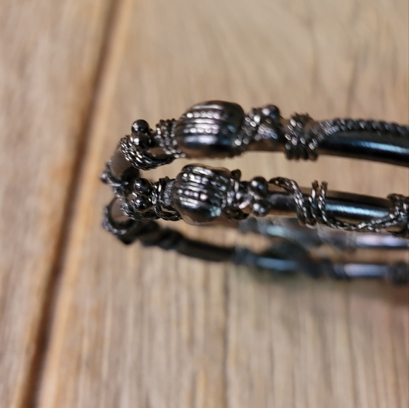 Set of Bangles, Intricate Design - Picture 4 of 6